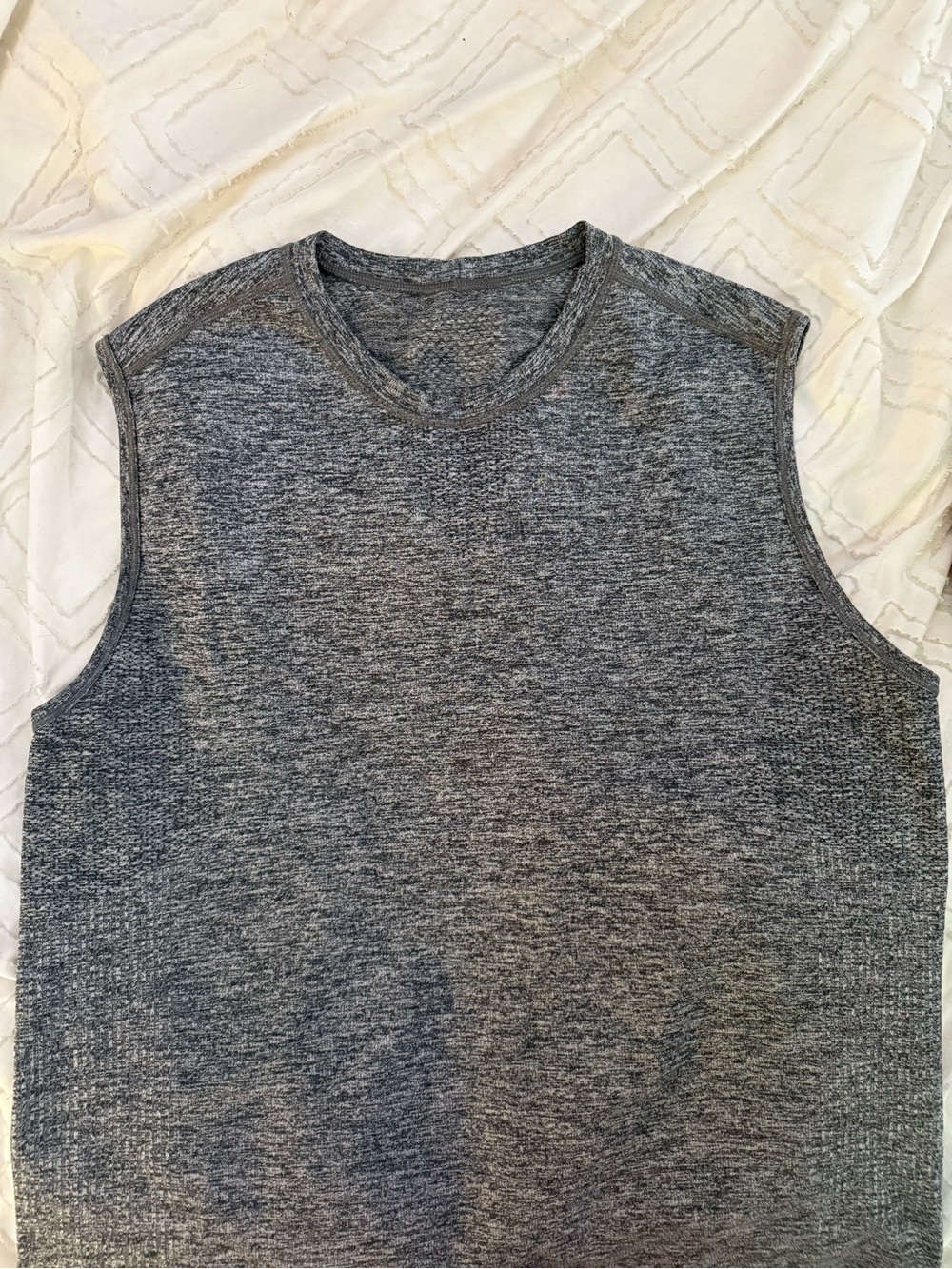 Men’s Lululemon tank / muscle tee